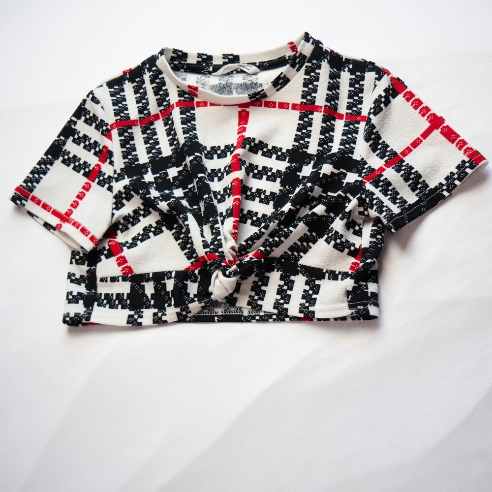 Shein Big Girl's Size 10Y White Red Black Pattern Short Sleeve Top